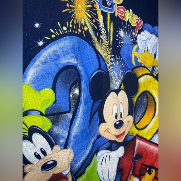 Vintage Disney/Mickey Mouse T-shirt 2015 size large - Picture 9 of 9